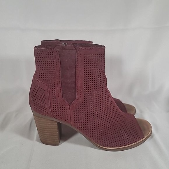 TOMS Suede Peep Toe Perforated Zip Ankle Booties Maroon Women Size 7.5 - Picture 2 of 11